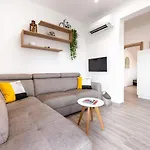 Penthouse With Panoramic View Apartment